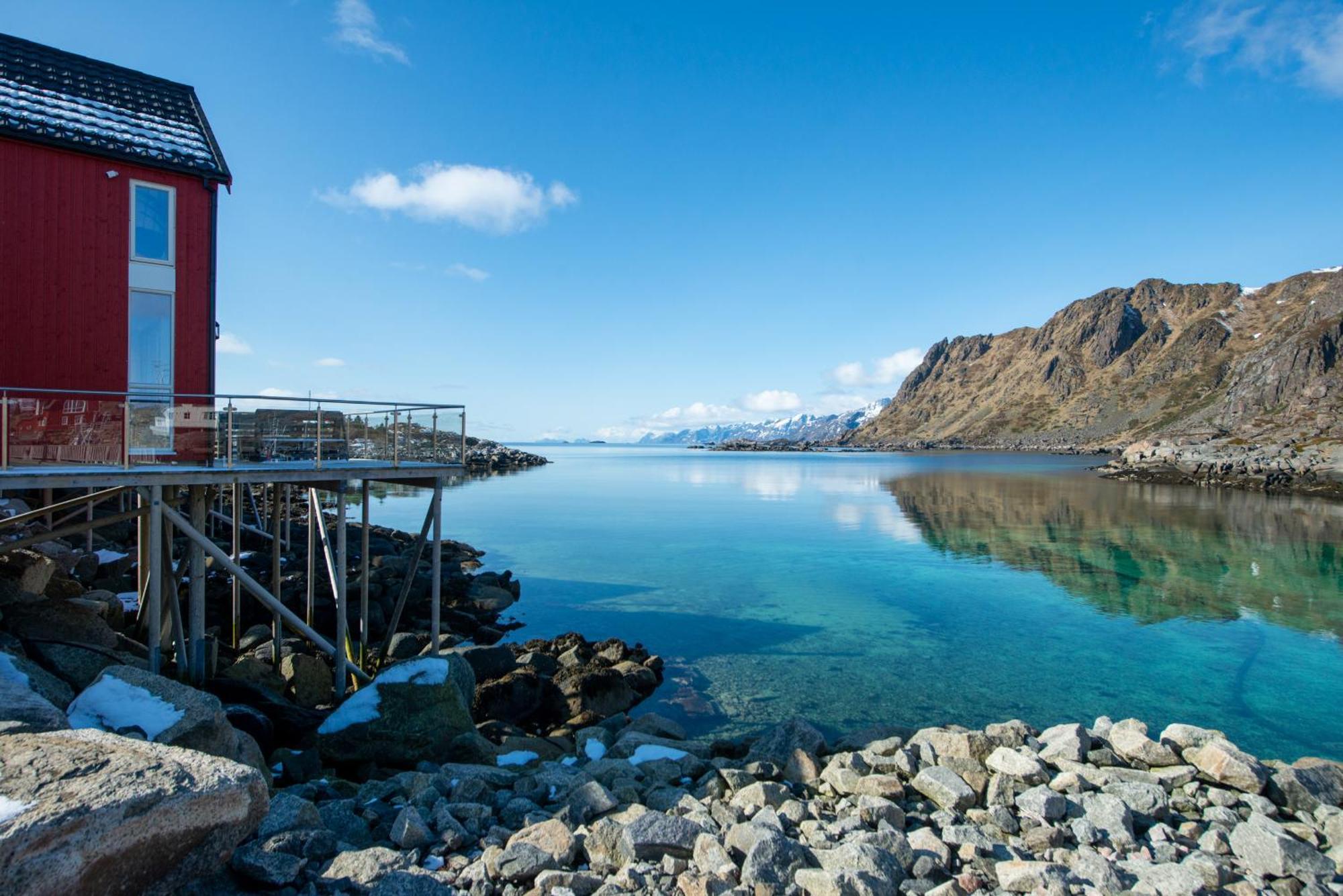 Lofoten Waterfront Luxury Lodge Баллстад Экстерьер фото